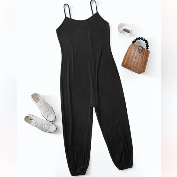 Women’s Solid Sleeveless Jumpsuit Size Medium - Picture 1 of 14